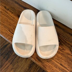 Women's Cream Slide Sandals